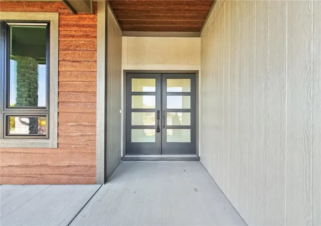 Photo 4 of Single family home for sale at 15291 W 161st Terrace, Olathe, KS 66062 | MLS# 2543770 | Listing updated on 2026-10-23