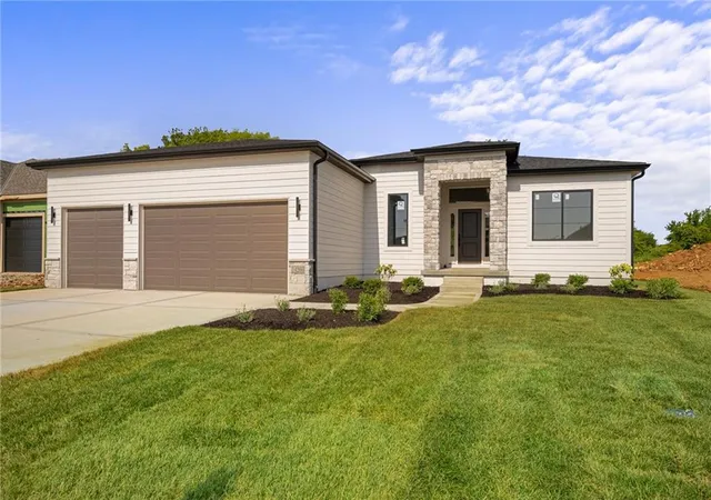 Photo 1 of Single family home for sale at 14266 S Houston St, Olathe, KS 66061 | MLS# 2544138 | Listing updated on 2026-10-09