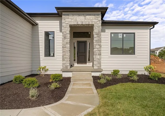 Photo 2 of Single family home for sale at 14266 S Houston St, Olathe, KS 66061 | MLS# 2544138 | Listing updated on 2026-10-09