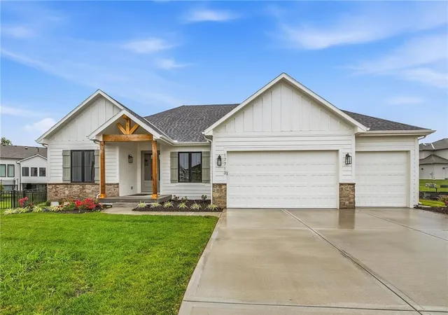 Photo 1 of Single family home for sale at 17713 S Brockway St, Olathe, KS 66062 | MLS# 2544696 | Listing updated on 2026-09-21