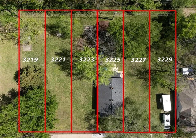 Photo 1 of Land for sale at 3225 Holmes St, Kansas City, MO 64109 | MLS# 2545184 | Listing updated on 2026-07-24