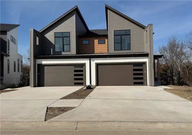 1st image of 22582 W 93rd Street, Shawnee Mission, KS 66227 | MLS# 2546927