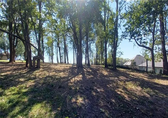 Photo 2 of Single family home for sale at 9121 Nw Old Stagecoach Rd, Kansas City, MO 64154 | MLS# 2547257 | Listing updated on 2026-10-14