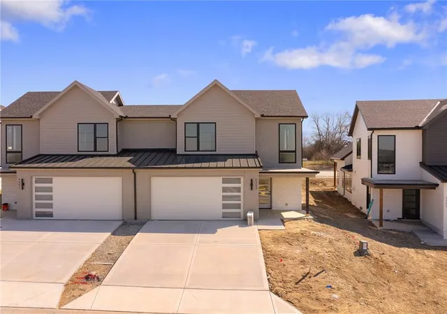 Photo 2 of Townhouse for sale at 9553 Jupiter St, Lenexa, KS 66219 | MLS# 2548500 | Listing updated on 2026-10-07