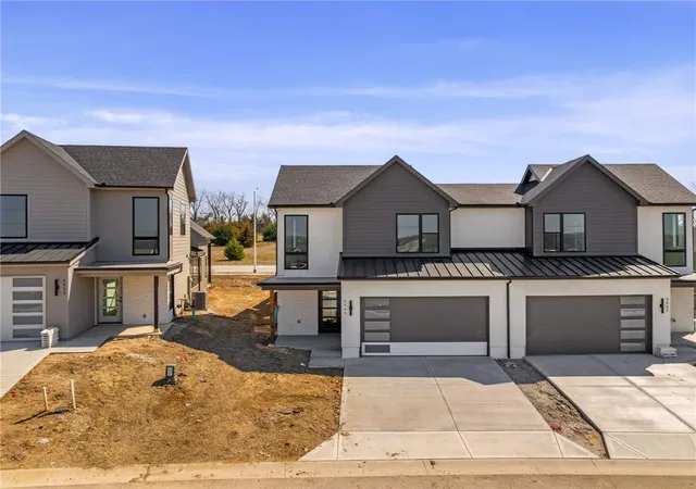 Photo 2 of Townhouse for sale at 9565 Jupiter St, Lenexa, KS 66219 | MLS# 2548502 | Listing updated on 2026-10-07
