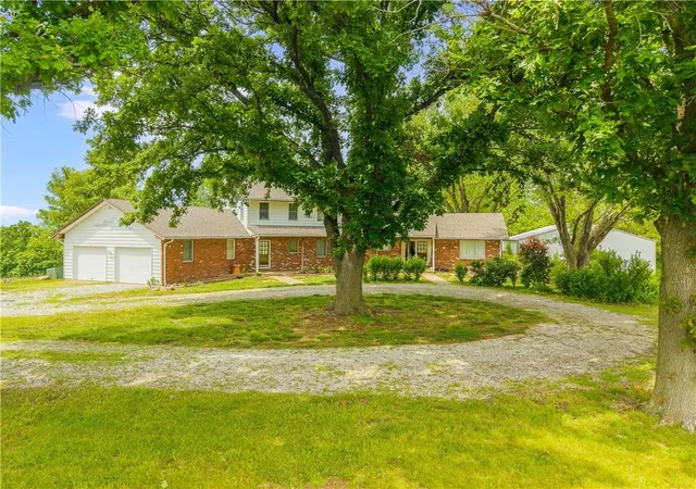 Photo 4 of Sale Pending at 13220 Missouri 45 Hwy, Kansas City, MO 64152 | MLS# 2550842 | Listing updated on 2026-05-20