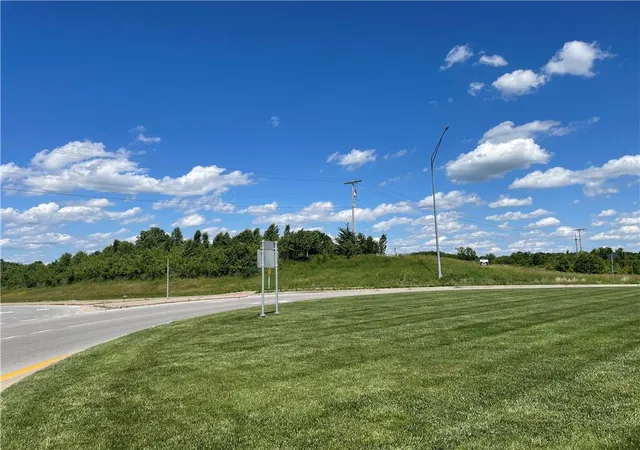 2nd image of 32 Acres Hampton/45 Hwy, Parkville, MO 64152 | MLS# 2550858