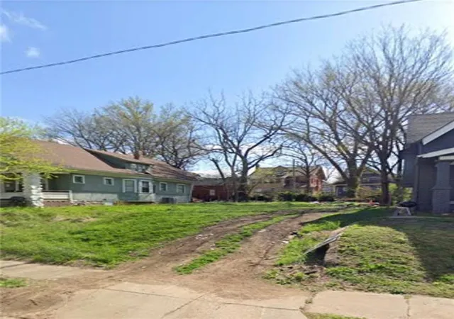Photo 3 of Sale Pending at 3417 Chestnut Ave, Kansas City, MO 64128 | MLS# 2551772 | Listing updated on 2026-10-19