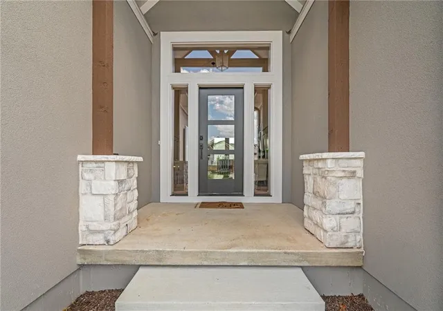 Photo 3 of Single family home for sale at 1401 Kintyre Ct, Raymore, MO 64083 | MLS# 2552795 | Listing updated on 2026-09-03