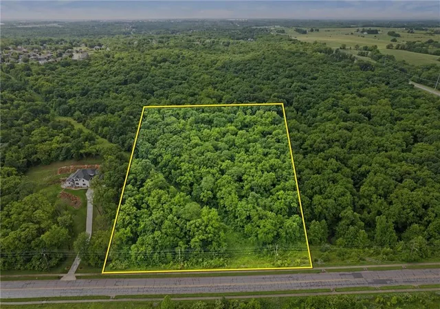 3rd image of 11315 Hollingsworth Rd, Kansas City, KS 66109 | MLS# 2553077