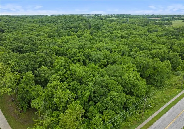 5th image of 11315 Hollingsworth Rd, Kansas City, KS 66109 | MLS# 2553077
