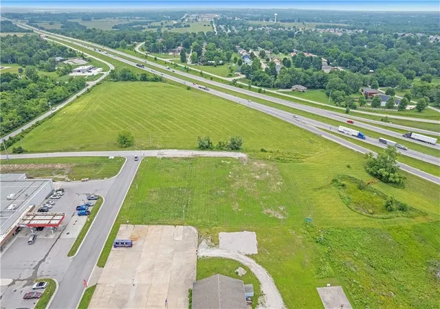 5th image of 600 Schug Ave, Peculiar, MO 64078 | MLS# 2553604