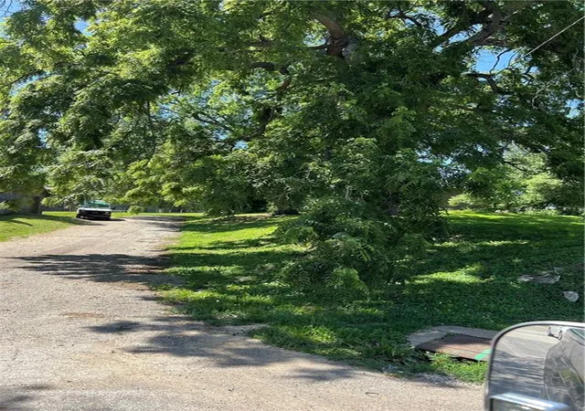 Photo 2 of Land for sale at 1222 Sylvanie St, Saint Joseph, MO 64501 | MLS# 2557660 | Listing updated on 2026-08-25