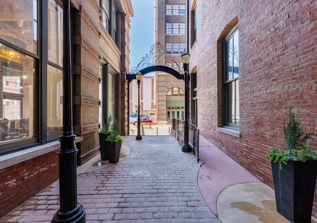 Homes for sale in Kansas City, MO | 308 W 8Th St #409, Kansas City, MO 64105 | MLS# 2558753