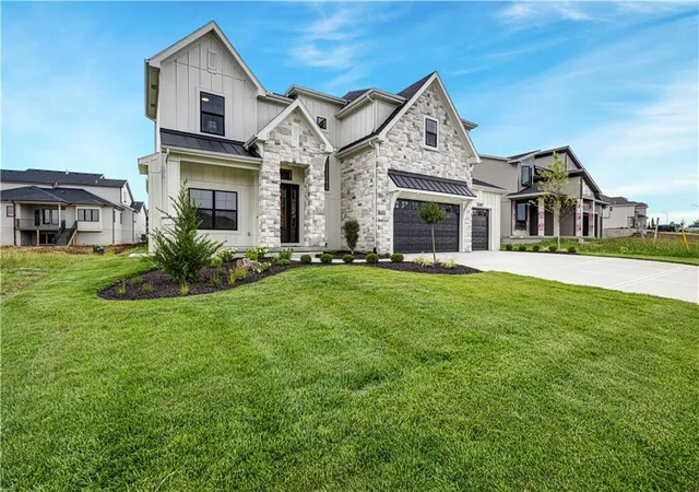 Photo 2 of Single family home for sale at 15267 W 161st Terrace, Olathe, KS 66062 | MLS# 2559854 | Listing updated on 2026-10-22