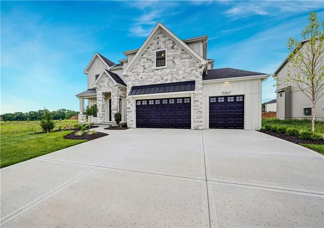 Photo 3 of Single family home for sale at 15267 W 161st Terrace, Olathe, KS 66062 | MLS# 2559854 | Listing updated on 2026-10-22