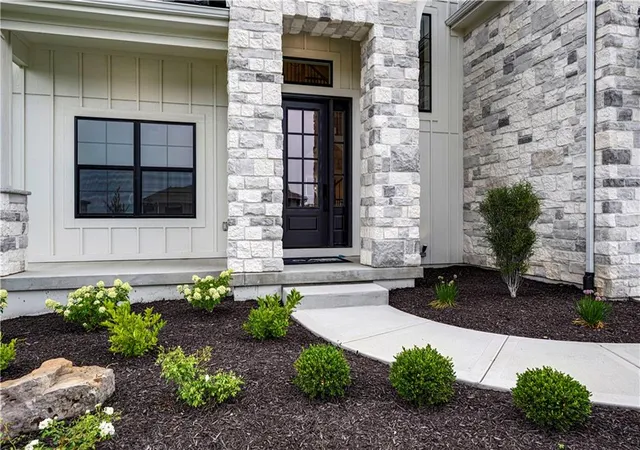 Photo 3 of Single family home for sale at 15267 W 161st Terrace, Olathe, KS 66062 | MLS# 2559854 | Listing updated on 2026-10-22