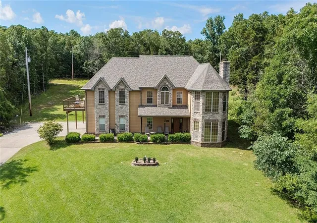 Photo 3 of Single family home for sale at 1318 Oakwood Dr, Hollister, MO 65672 | MLS# 2559924 | Listing updated on 2026-09-24