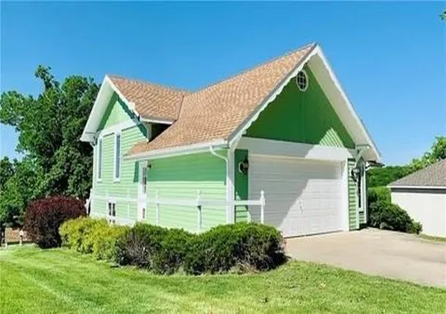 Photo 1 of Single family home for sale at 224 Lake Viking Ter, Gallatin, MO 64640 | MLS# 2561475 | Listing updated on 2026-09-04