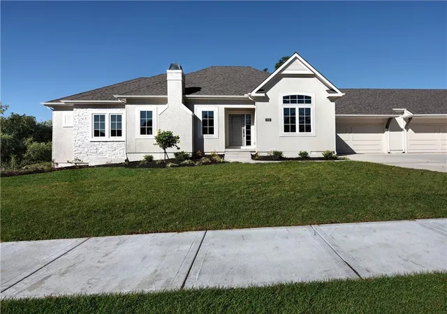 Homes for sale in Shawnee, KS | 7237 Allman Dr, Shawnee, KS 66217 | MLS# 2561574