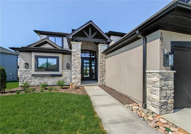 Photo 2 of Single family home for sale at 16377 W 166th Place, Olathe, KS 66062 | MLS# 2561795 | Listing updated on 2026-10-18