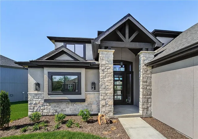 3rd image of 16377 W 166Th Pl, Olathe, KS 66062 | MLS# 2561795