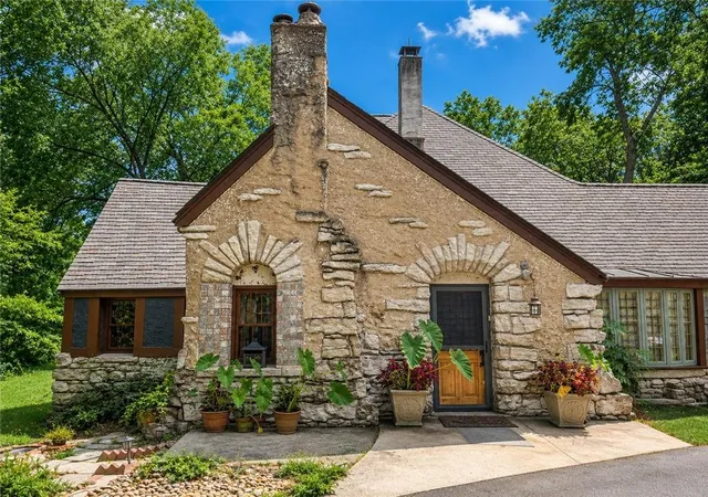 2nd image of 4101 E 100th Ter, Kansas City, MO 64137 | MLS# 2563208