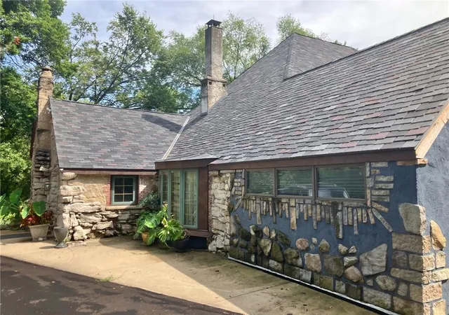 Photo 3 of Single family home for sale at 4101 E 100th Ter, Kansas City, MO 64137 | MLS# 2563208 | Listing updated on 2026-08-24