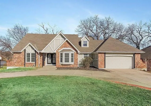 Photo 1 of Single family home for sale at 7007 Lakeshore Dr, Kansas City, MO 64133 | MLS# 2563236 | Listing updated on 2026-03-26