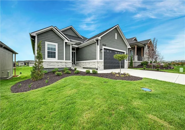 1st image of 15431 W 161st St, Olathe, KS 66062 | MLS# 2563685