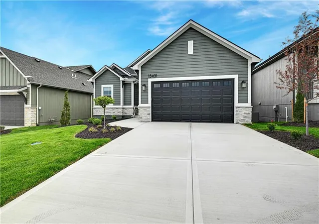 Photo 3 of Sale Pending at 15431 W 161st St, Olathe, KS 66062 | MLS# 2563685 | Listing updated on 2026-10-22