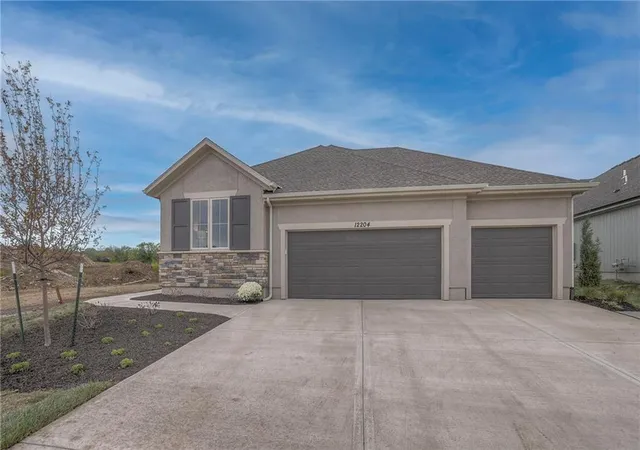 Photo 1 of Sale Pending at 13849 Westgate St, Overland Park, KS 66221 | MLS# 2563803 | Listing updated on 2026-07-02