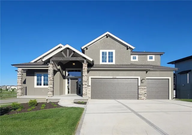 1st image of 18221 Oakmont St, Bucyrus, KS 66013 | MLS# 2564438
