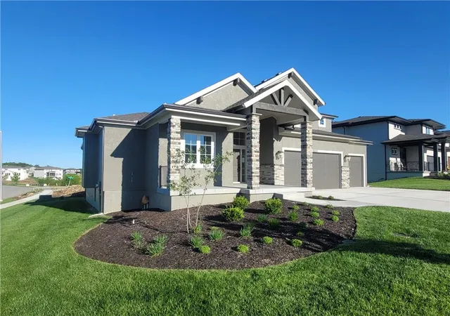 2nd image of 18221 Oakmont St, Bucyrus, KS 66013 | MLS# 2564438