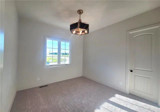 5th image of 18221 Oakmont St, Bucyrus, KS 66013 | MLS# 2564438