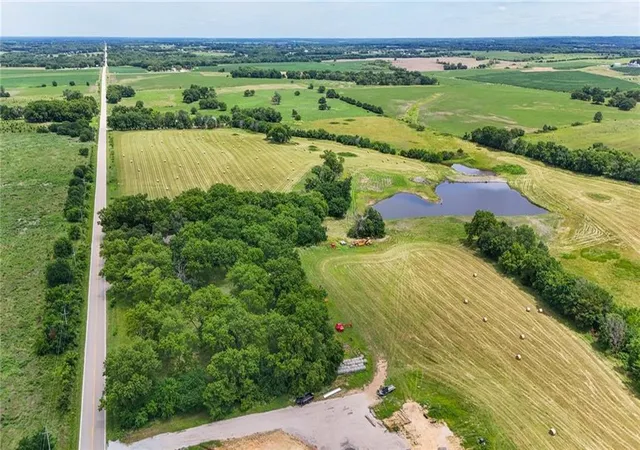 4th image of 39ac N 0000 1000 Road, Lawrence, KS 66046 | MLS# 2565108