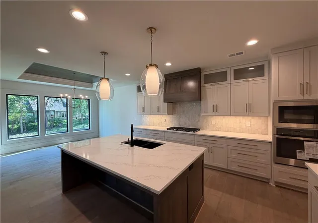 Photo 4 of Sale Pending at 15301 W 162nd Street, Olathe, KS 66062 | MLS# 2565375 | Listing updated on 2026-09-30