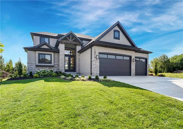 Photo 1 of Single family home for sale at 16019 S Twilight Ln, Olathe, KS 66062 | MLS# 2565377 | Listing updated on 2026-10-22