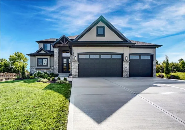 Photo 2 of Single family home for sale at 16019 S Twilight Ln, Olathe, KS 66062 | MLS# 2565377 | Listing updated on 2026-10-22