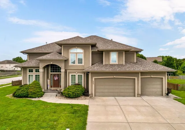 1st image of 500 Ne Woodpark Ln, Lees Summit, MO 64086 | MLS# 2566044