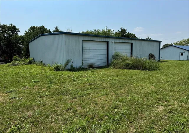Photo 3 of Single family home for sale at 4775 S Hwy 32 Hwy, El Dorado Springs, MO 64744 | MLS# 2566808 | Listing updated on 2026-07-31