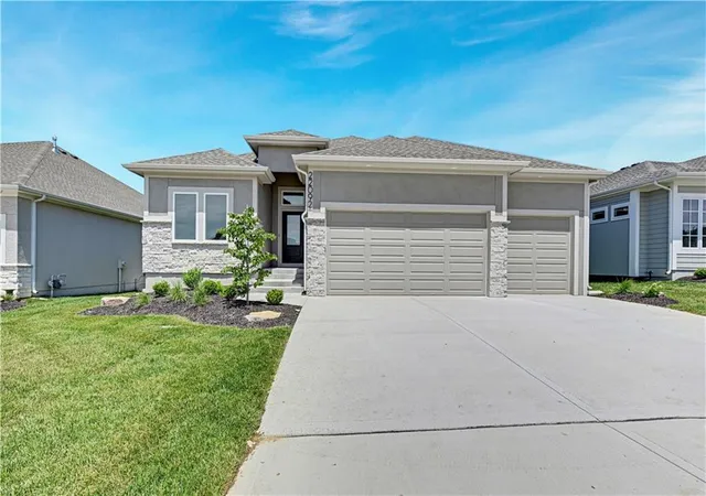 Photo 1 of Single family home for sale at 22092 W 94th Ter, Lenexa, KS 66220 | MLS# 2566919 | Listing updated on 2026-08-18