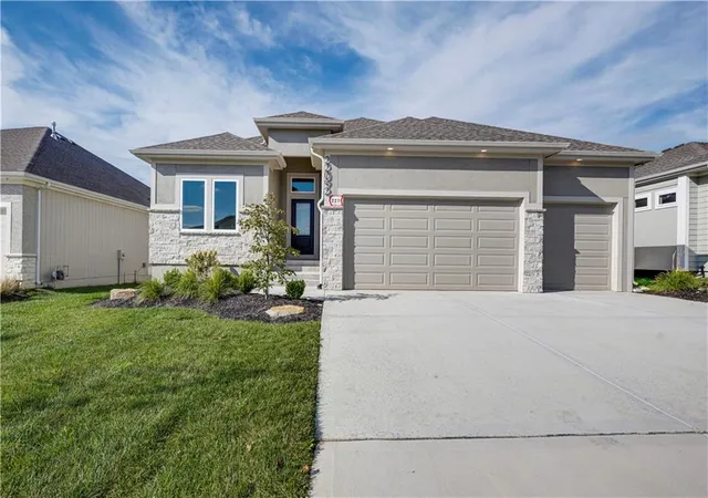 Photo 1 of Single family home for sale at 22092 W 94th Ter, Lenexa, KS 66220 | MLS# 2566919 | Listing updated on 2026-09-24