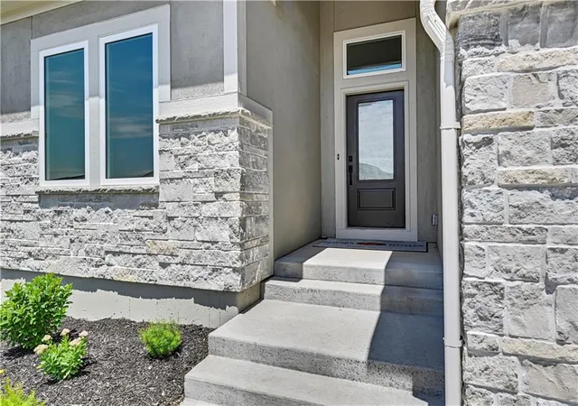 Photo 2 of Single family home for sale at 22092 W 94th Ter, Lenexa, KS 66220 | MLS# 2566919 | Listing updated on 2026-08-18