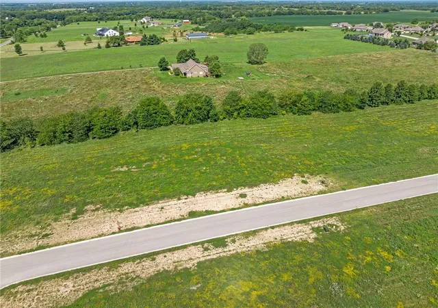 Homes for sale in Smithville, MO | 13304 Winner'S Cir, Smithville, MO 64089 | MLS# 2566945