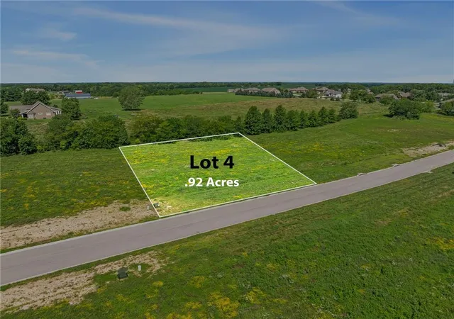Homes for sale in Smithville, MO | 13308 Winner's Cir, Smithville, MO 64089 | MLS# 2566946