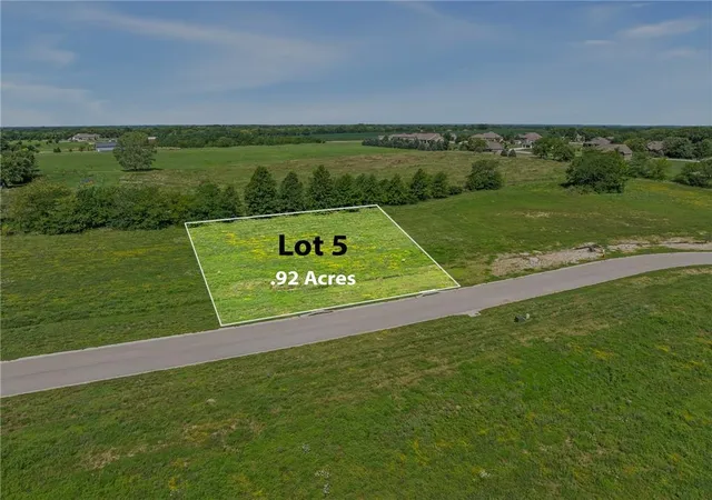 Homes for sale in Smithville, MO | 13312 Winner's Cir, Smithville, MO 64089 | MLS# 2566948