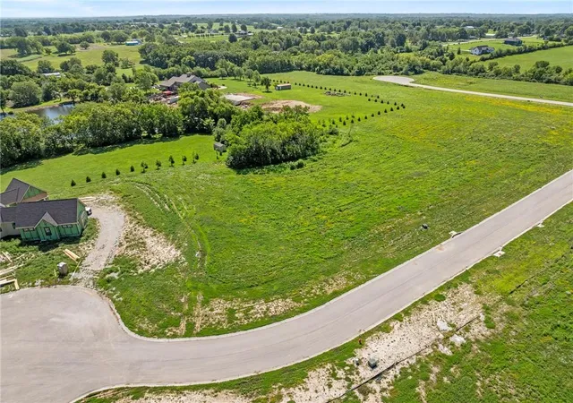 Homes for sale in Smithville, MO | 13315 Winner'S Cir, Smithville, MO 64089 | MLS# 2566955