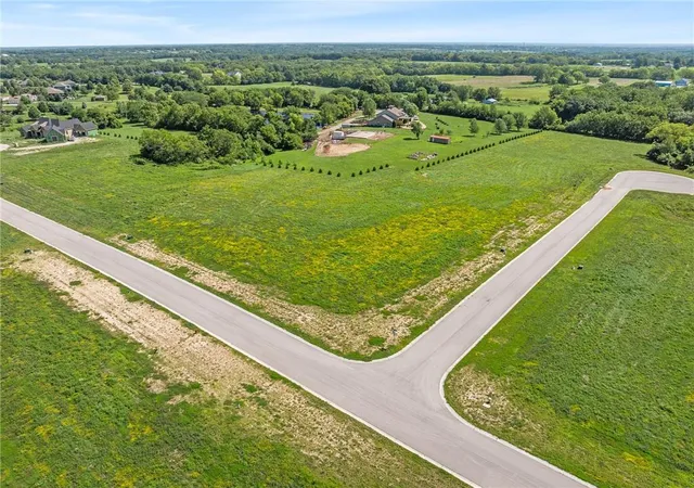 Homes for sale in Smithville, MO | 13303 Winner'S Cir, Smithville, MO 64089 | MLS# 2566959