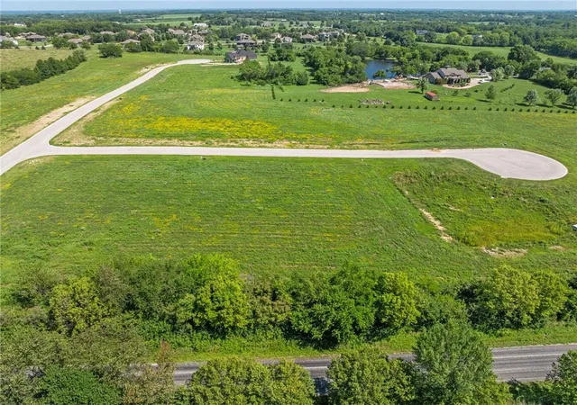 Homes for sale in Smithville, MO | 13215 Winner'S Cir, Smithville, MO 64089 | MLS# 2566968